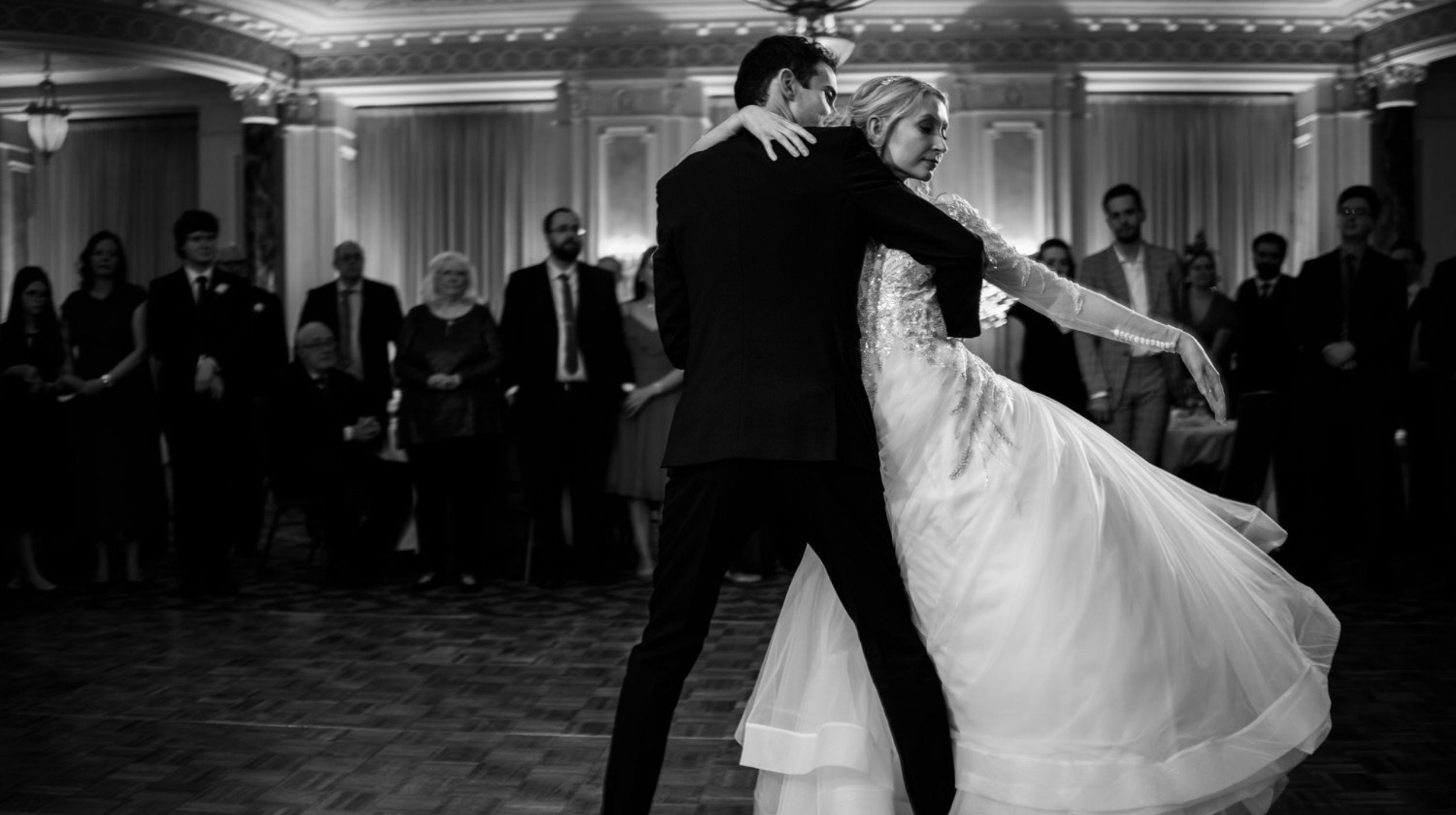 A couple's first dance in the Drawing Room at the Fairmont Chateau Laurier with live music by Kimberley Dunn.