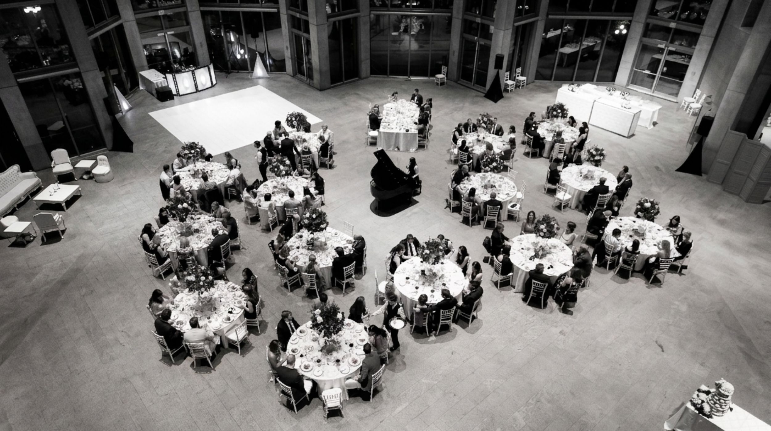 Elegant live wedding music setup featuring a grand piano at the National Gallery of Canada.